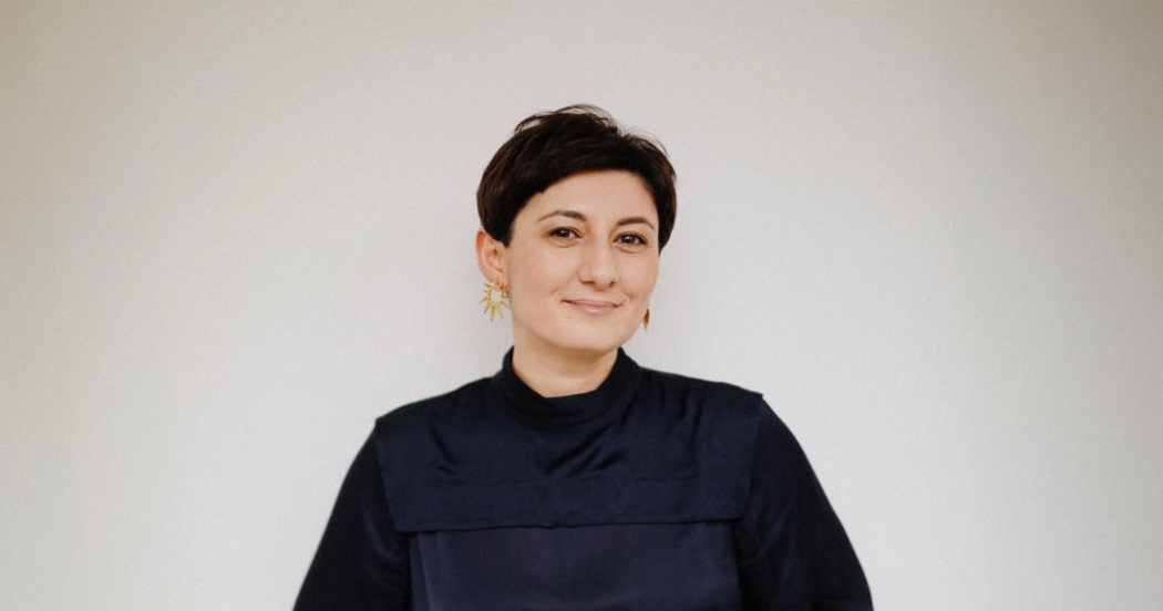 Почему стратегии часто не реализуются после стратегической сессии. Как HR может сохранить энергию команды, внедрить цели и обеспечить устойчивый результат. Практические советы, кейсы и инструменты для успешной реализации стратегии.